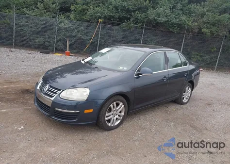 2007 Volkswagen Jetta 2.5 z USA, uszkodzony, nr VIN 3VWSF71K87M046471